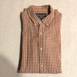 Short sleeve button up